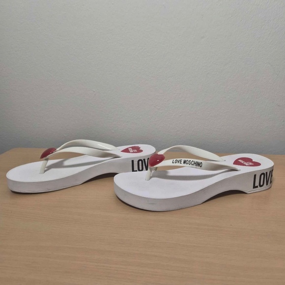 Love Moschino Eva Red Heart Charm Platform Flip Flop Sandals US 9 - Picture 3 of 4